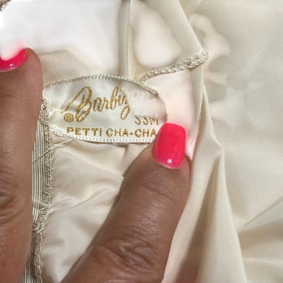 VTG 70s Short 19" Half Slip Sz M Beige Barbizon Petti Cha-Cha Slit Scalloped - Picture 6 of 7